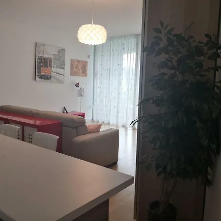 Studio Milanofiori 2000 דירה *